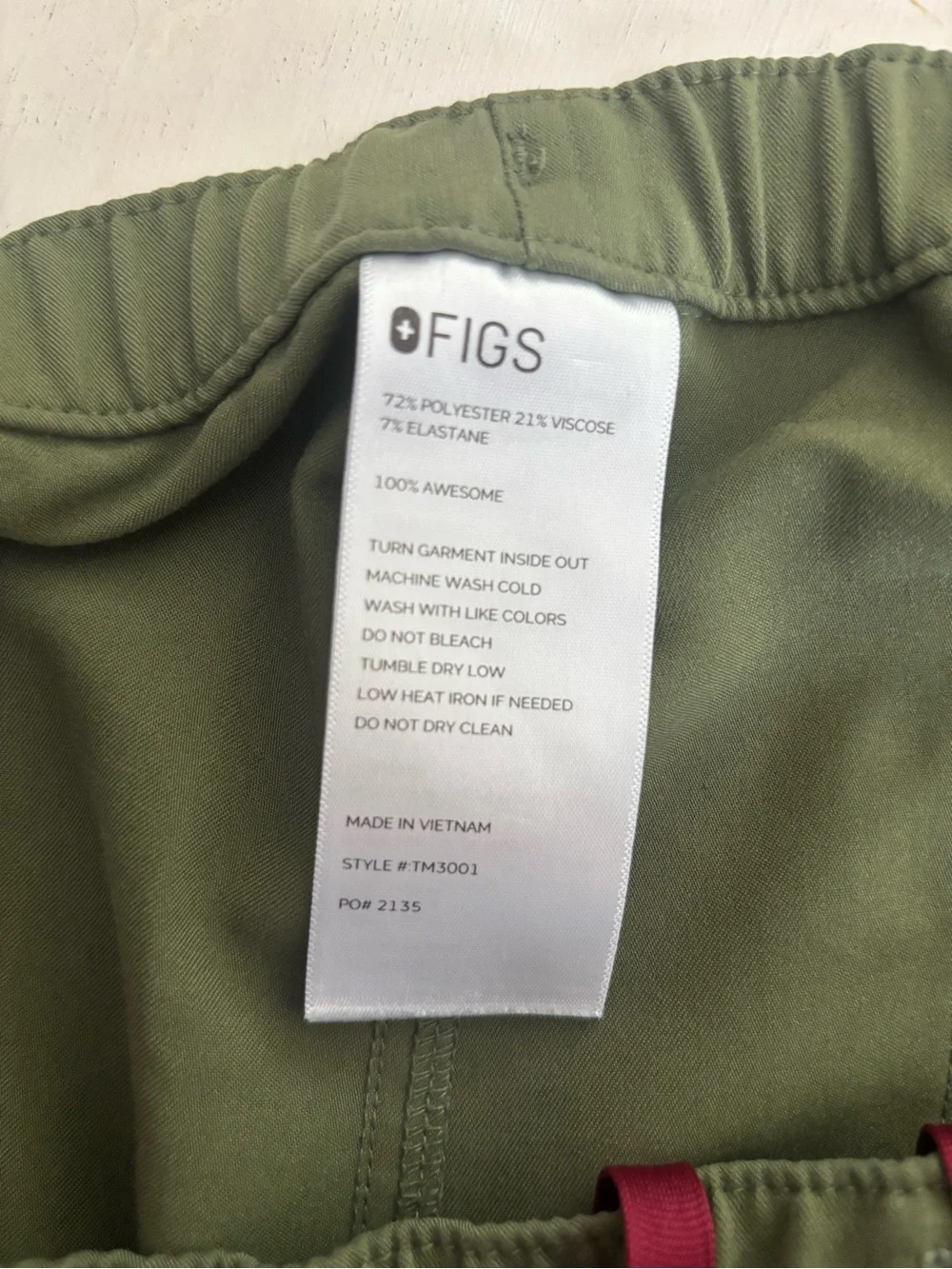 FIGS Technical Collection Cairo Cargo Scrub Pants in Martini Olive Size Large